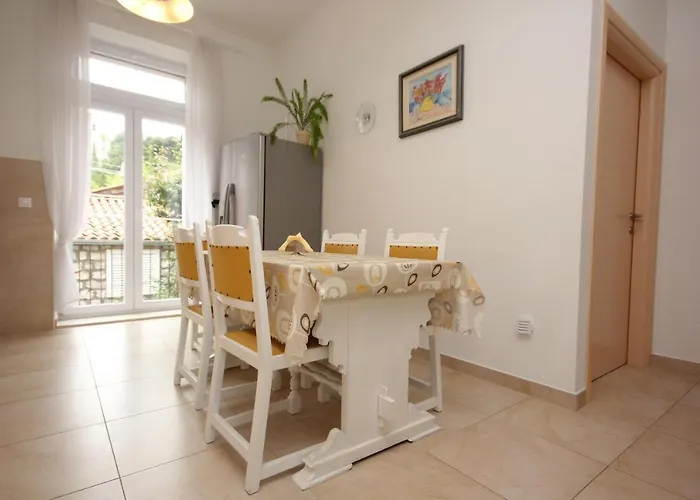 By The Sea - 9058 Apartman